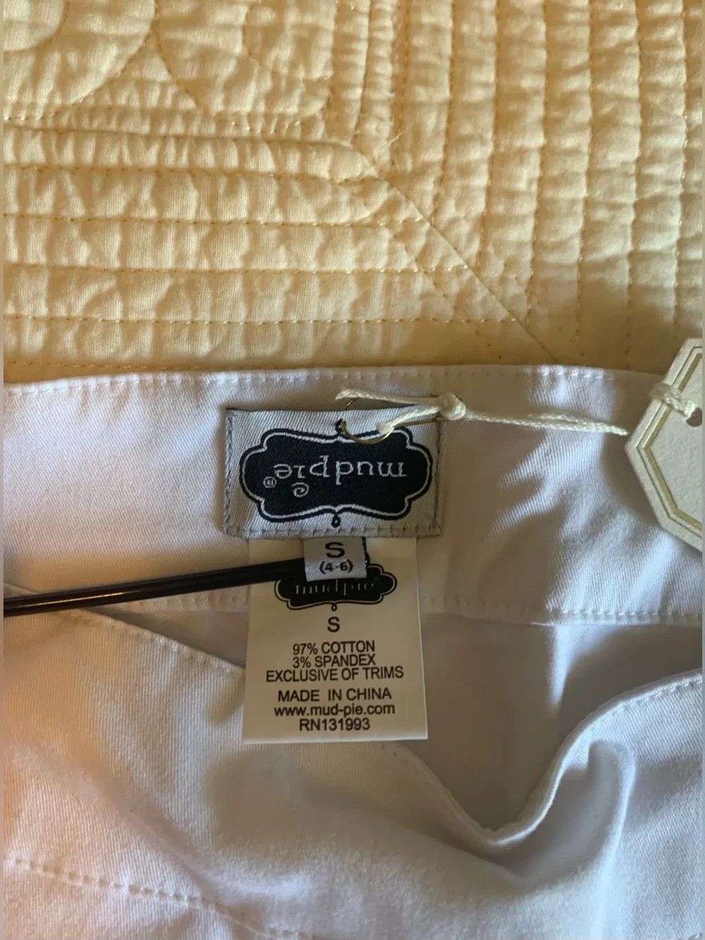 New with tags Mudpie White Scallop Shorts